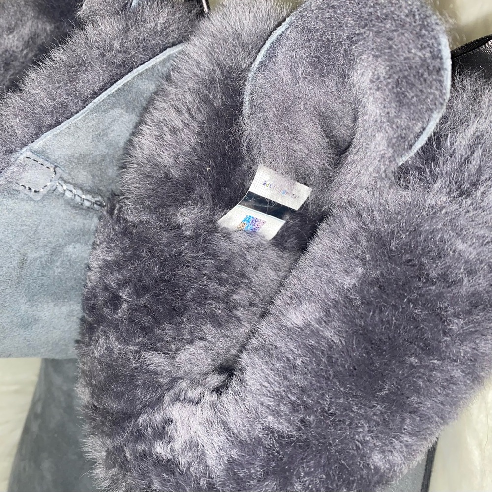 UGG - Picture 9 of 15